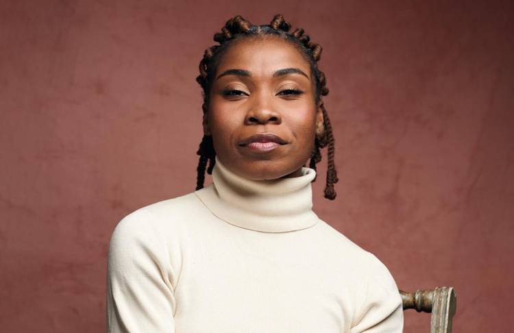 Larissa Noel brilha como Zez� Motta em musical e celebra fase especial na carreira