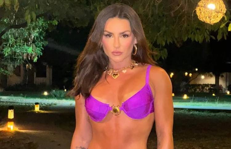 Kéfera posando para foto