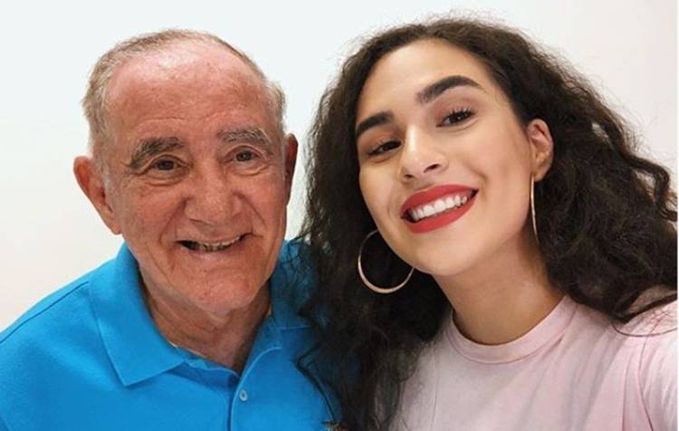 pai e filha em selfie