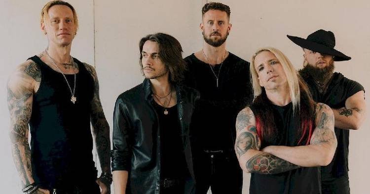 Velvet Chains Expõe Vulnerabilidade com o Lançamento de 'Hurt Me'