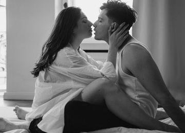 Não sentir vontade de beijar durante o sexo é normal? Saiba
