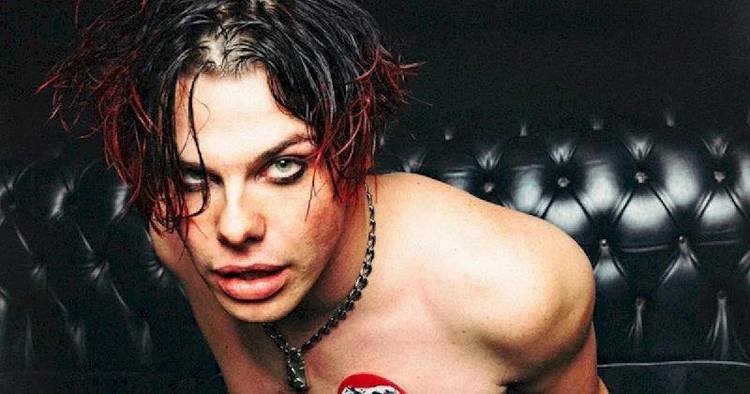 Yungblud: 'Weird' ganha edi��o especial em seu 5� anivers�rio