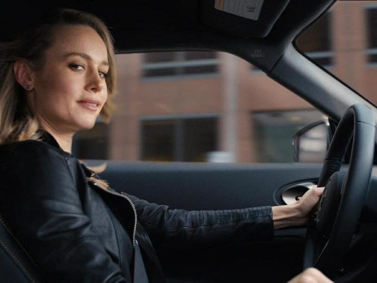 Brie Larson celebra aniversário de Vin