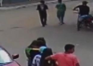 V�deo forte: marido mata mulher no meio da pra�a