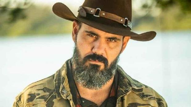 Alcides (Juliano Cazarr�) em Pantanal