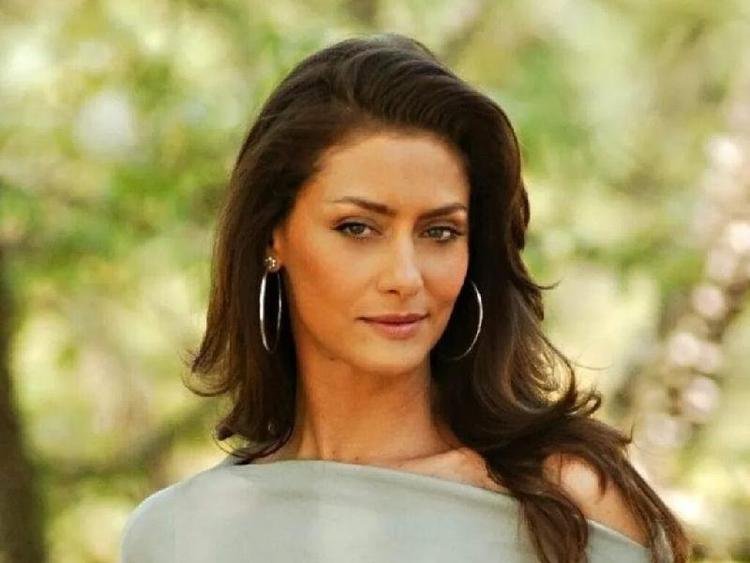 Maria Fernanda C�ndido como Fabiana em Para�so Tropical