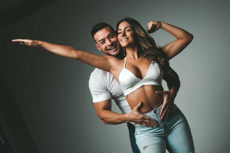 Felipe Franco e Ina� Barros