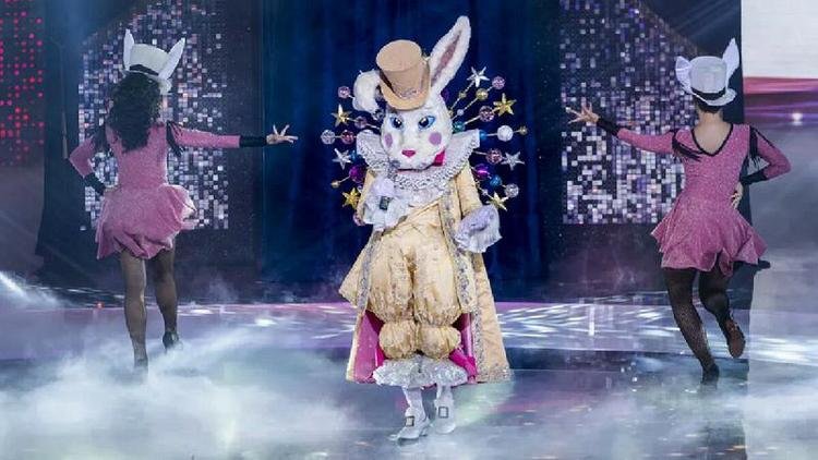 SBT transmite jogo entre PSG x Bayern e Liverpool x Real Madrid pela Champions League Ludmilla completa dez anos de carreira e se emociona com surpresa na Globo: 'N�o esperava' Fantasiado de Coelho, ator da Globo � o primeiro desmascarado do The Masked Singer Brasil: 'Nunca imaginei'