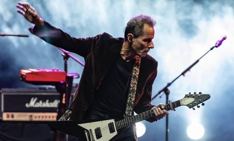 Tony Bellotto fala de descontentamento com Lobão e Roger, do grupo Ultraje a Rigor