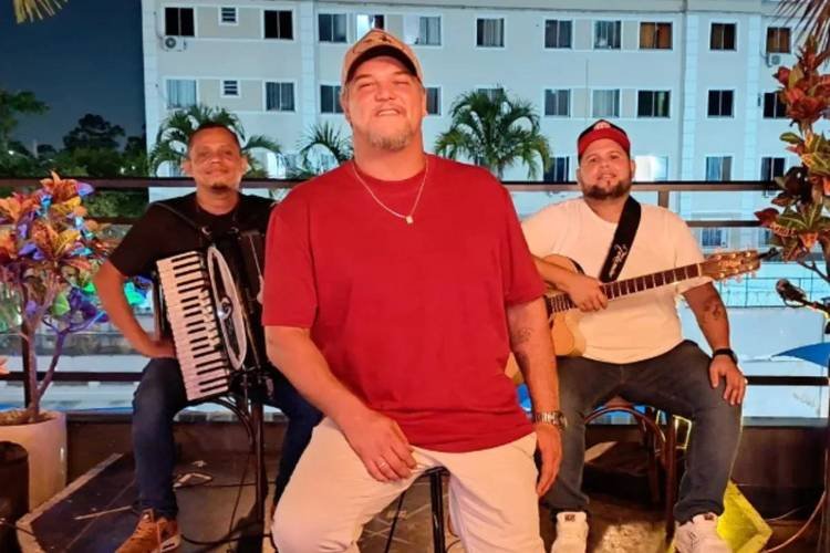 Rodrigo Leal Gramelich cantor sertanejo