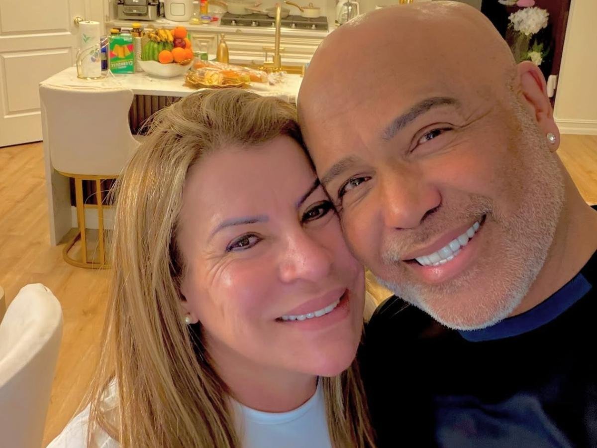 Viúva de Rick passou mal ao chegar ao Brasil após morte do cantor