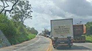 Nesta ter�a-feira, motoristas enfrentam mais um dia de congestionamentos na BR-381