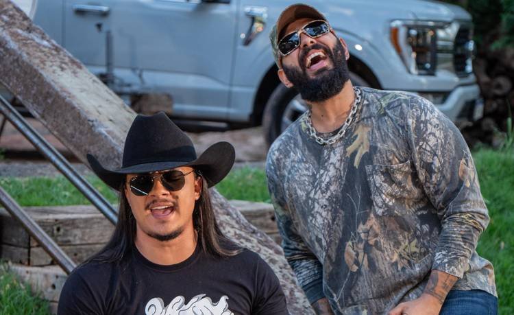 Us Agroboy, Brenno & Matheus e DJ Ari SL celebram conquista de 