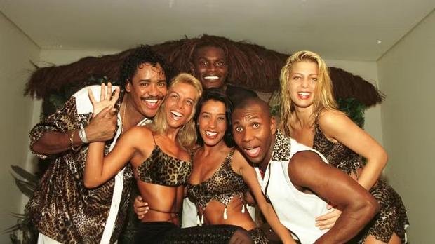 Sheila Mello revela romance com Jacar� e abre o jogo sobre bastidores amorosos do � o Tchan
