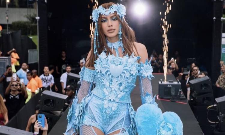 Voc� viu? Anitta confirma comercializa��o de seus figurinos por meio digital