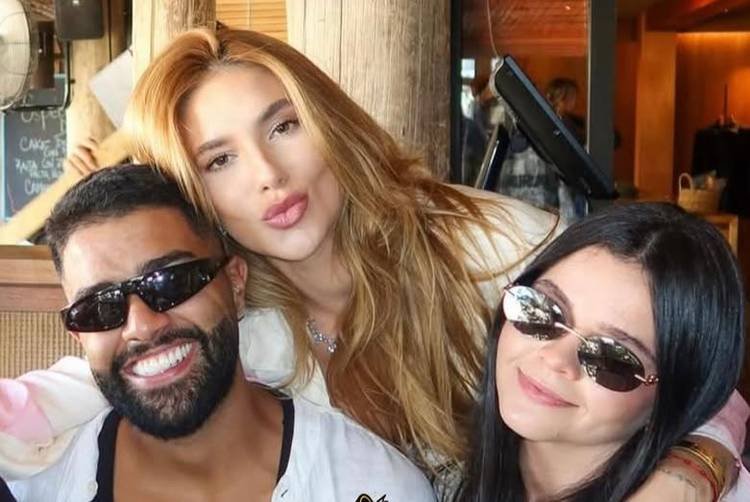 Virginia Fonseca e amigos