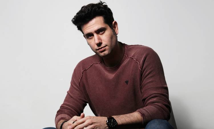 Velson D'Souza atravessa fase not�ria na TV, no streaming e no teatro; veja aqui