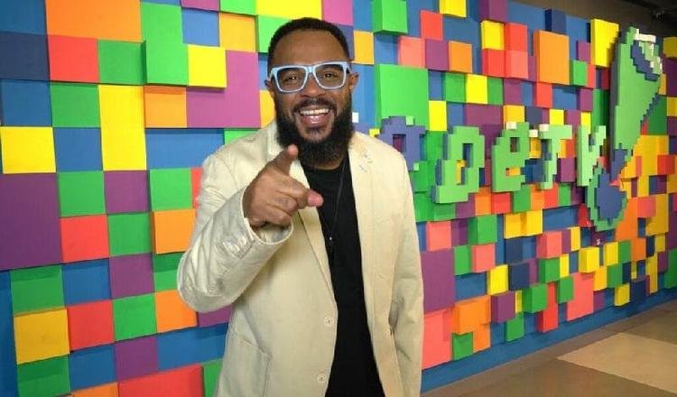 O apresentador Marcelo Marrom