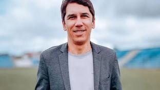 L�cio Fl�vio pede demiss�o em Goi�s ap�s um jogo e � anunciado pelo Uberl�ndia