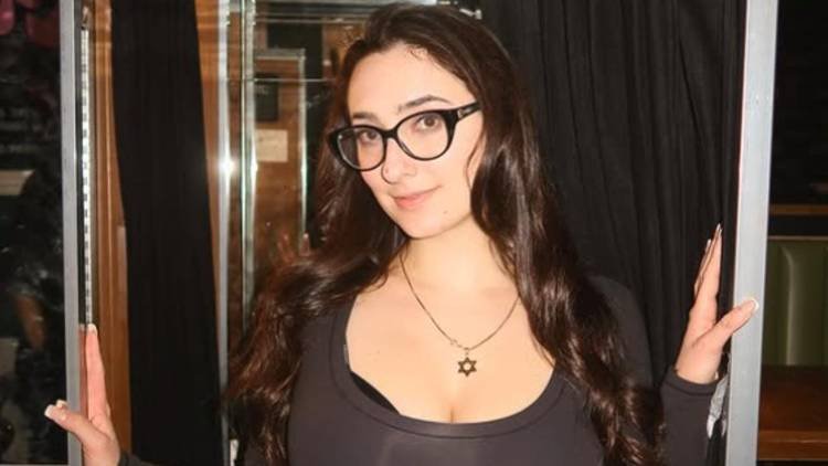 Julia Ain, de 25 anos, usou as redes sociais para relatar o caso