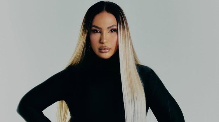 Valesca Popozuda rebate duras cr�ticas dos g�meos do 