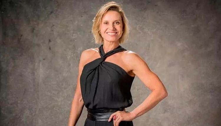 Paula Burlamaqui posando para a foto