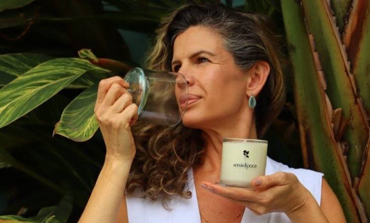 Do palco � chama: Cida Marques e a arte de iluminar o cotidiano com encanto