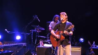 L� Borges cantaria na Virada da Liberdade; evento em BH faz homenagem surpresa ao artista