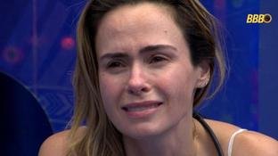 Ana Paula Renault assume que escutou a m�e falar com ela antes de saber da morte do pai: "Hoje ela falou"