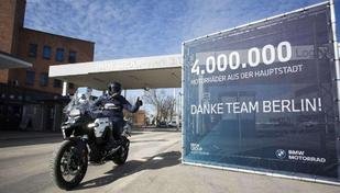 BMW alcan�a marca de 4 milh�es de motos produzidas em Berlim