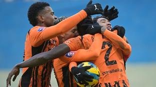 Joia ex-Atl�tico volta de longa les�o com 2 assist�ncias em 16 minutos