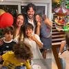 Filho de Alexandre Pato rouba a cena em festa com Patr�cia Abravanel