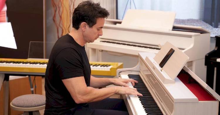 Casio lan�a novo piano Celviano com presen�a de grandes nomes da m�sica e arquitetura