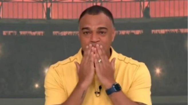 Den�lson se desculpa com Ancelotti: 'N�o � o que os brasileiros pensam'