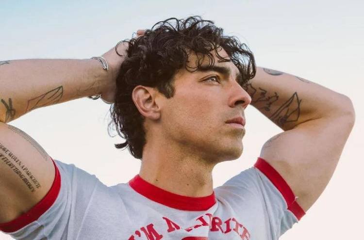 Joe Jonas revela m�sica que sempre estar� no show do trio