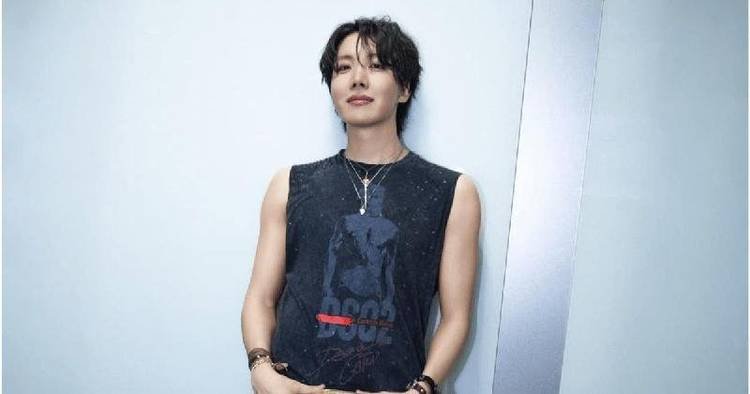 Novo single de J-Hope estreia na parada brit�nica