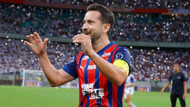 Everton Ribeiro cita Cruzeiro ap�s t�tulo estadual pelo Bahia