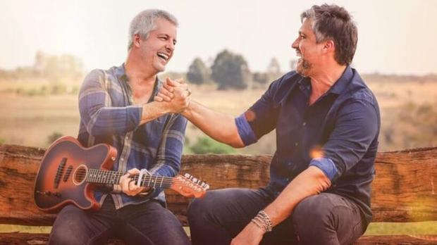 Victor e Leo divulgam datas de oito shows da 1� turn� ap�s 5 anos