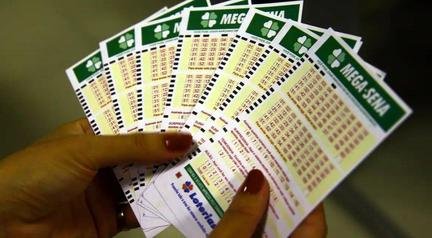 Mega-Sena 2950 acumula e vai a R$ 44 milhes; 4 apostas de MG levam a quina
