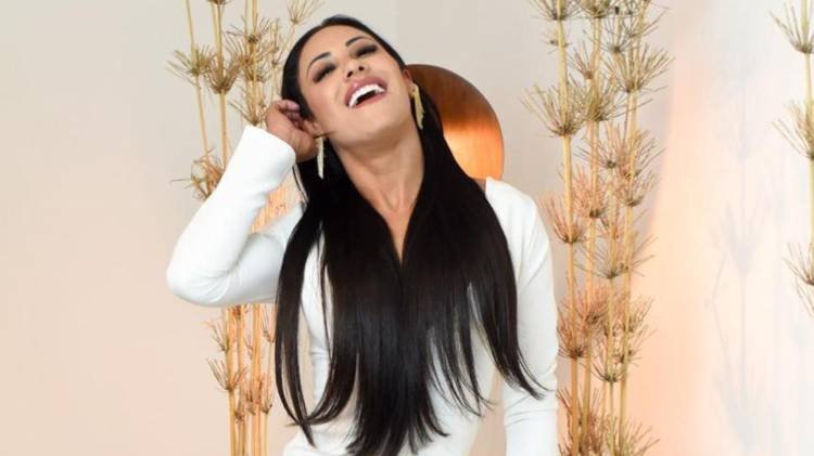 Thalita Souza explica como ganha a vida fazendo testes de fidelidade com homens comprometidos