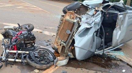 Motociclista sofre amputa��o do bra�o em colis�o com carro