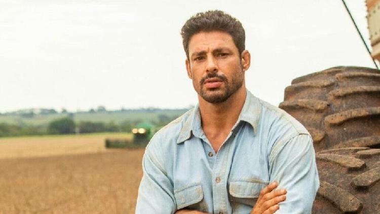 Cau Reymond vive Caio em Terra e Paixo