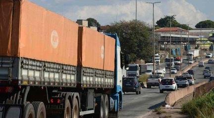 BH: mulher morre em acidente envolvendo moto e caminh�o no Anel Rodovi�rio