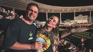 Casal perde R$ 12 mil em golpe na sa�da de show do Guns N'Roses - foto: Redes sociais