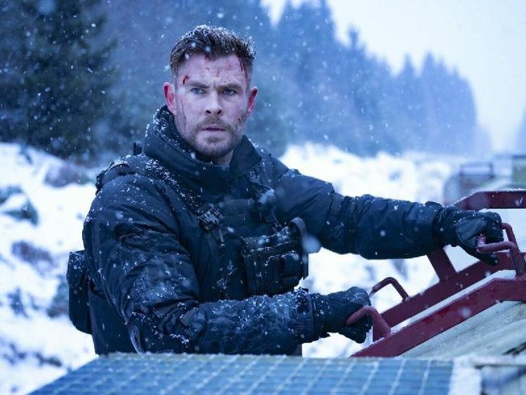 Chris Hemsworth no filme Resgate