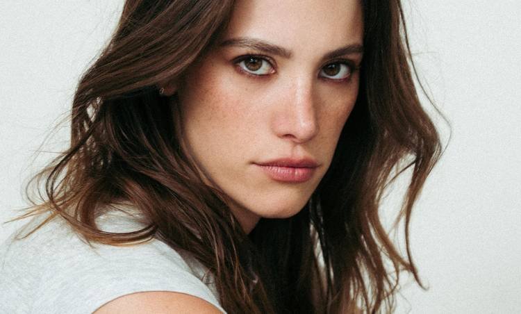 Caroline Dallarosa abre o jogo sobre paix�o por arqueologia e literatura