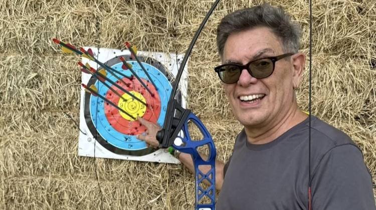 Roger Moreira, vocalista do Ultraje a Rigor, comenta pris�o de mulher e gera debate