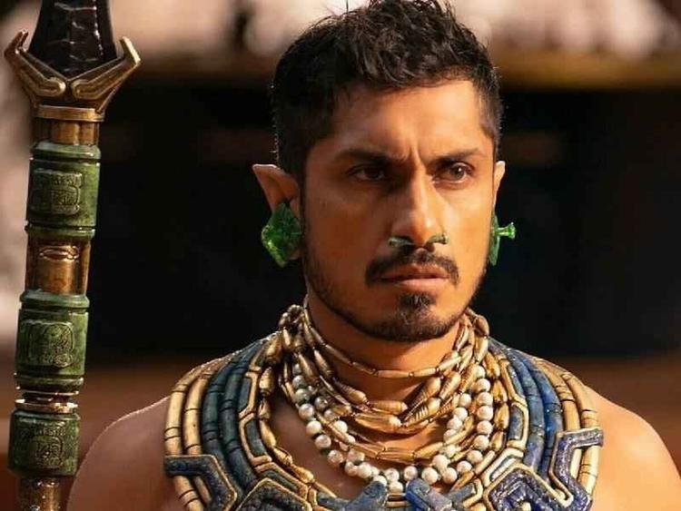 Tenoch Huerta como Namor em Pantera Negra: Wakanda Para Sempre.