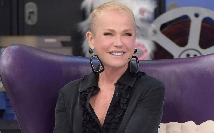 Xuxa passa por transplante capilar e revela detalhes do procedimento