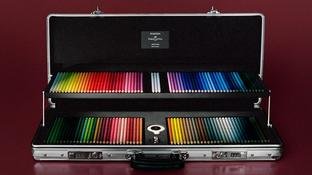 RIMOWA e Faber-Castell apresentam artist case que celebra a força da criatividade